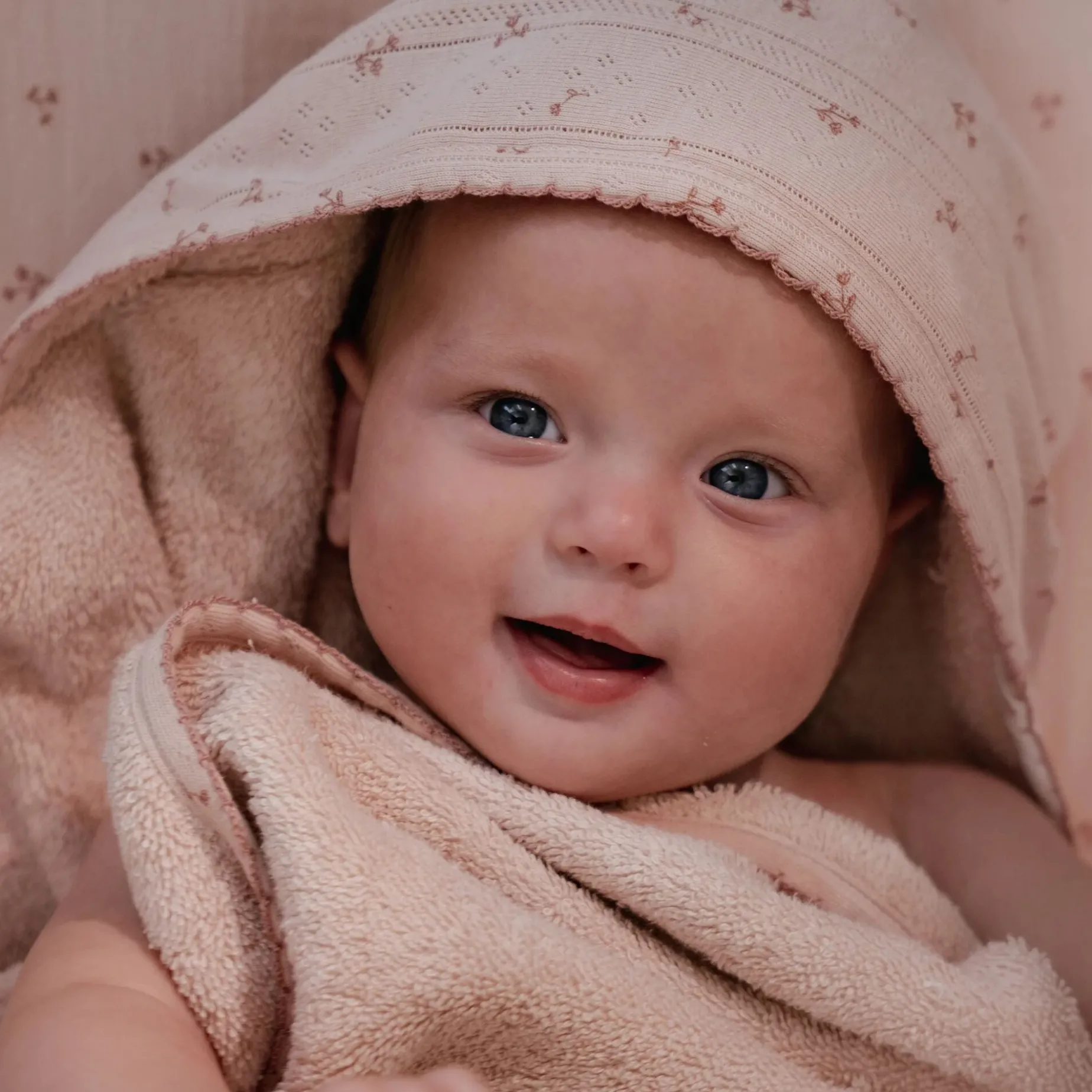 Badcape - Roze - 75 x 75 - Essentials