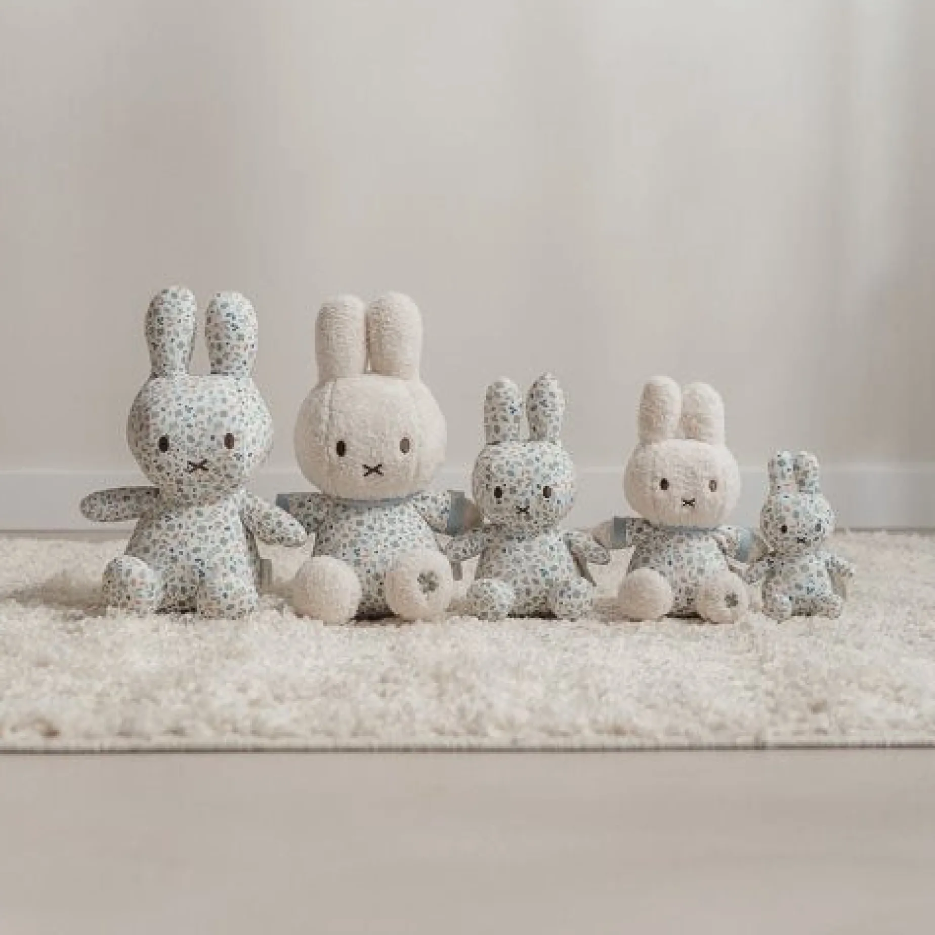 nijntje knuffel 20 cm - Blauw - Lucky Leaves